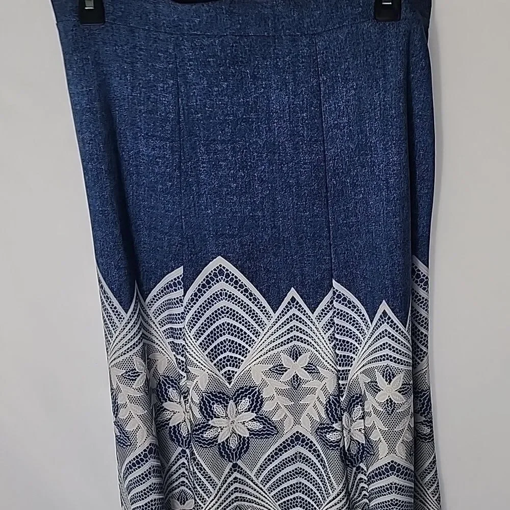 Textured Floral A~Line Skirt Size M